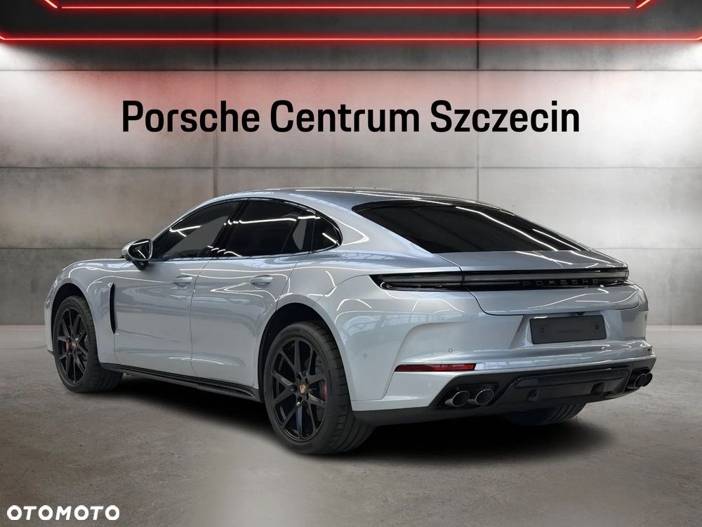 Porsche Panamera - 4