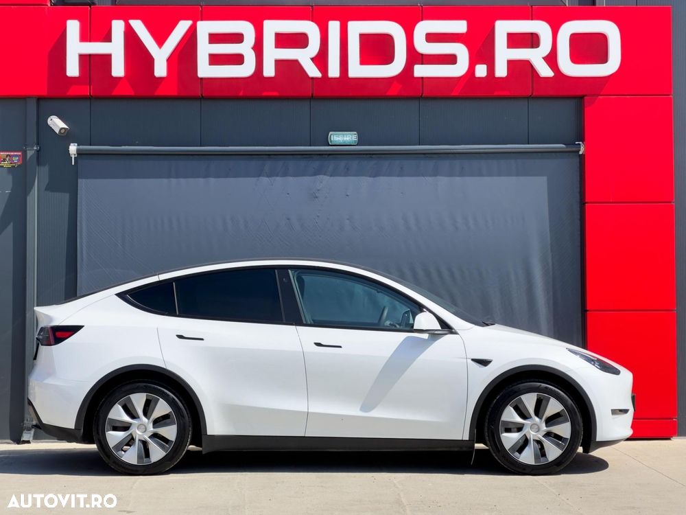 Tesla Model Y Long Range Dual Motor AWD - 7