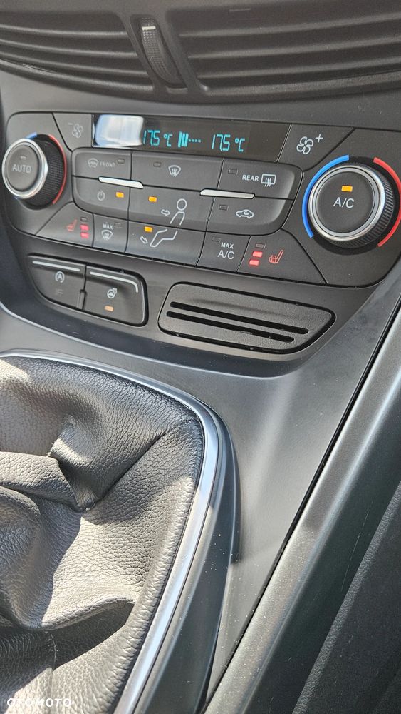 Ford Kuga 1.5 EcoBoost 2x4 Business Edition - 25