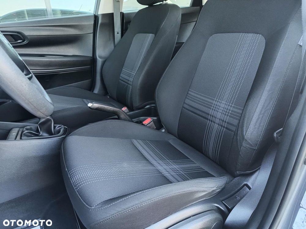 Hyundai i20 1.2 Pure - 12