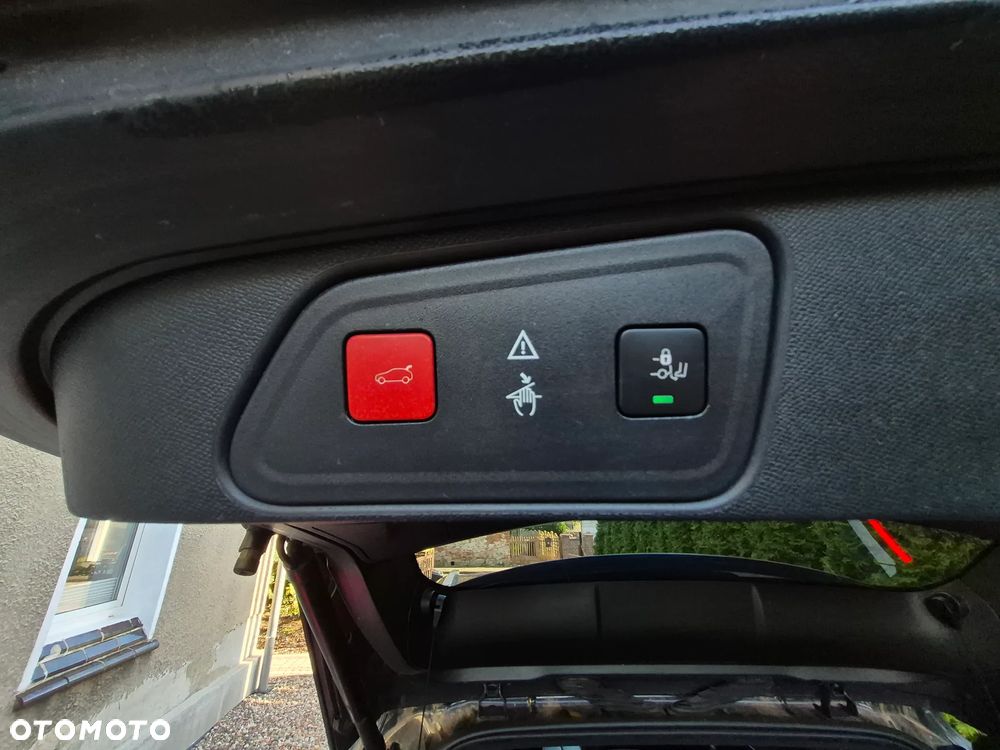 Peugeot 3008 1.6 PureTech GPF GT Line S&S EAT8 - 21