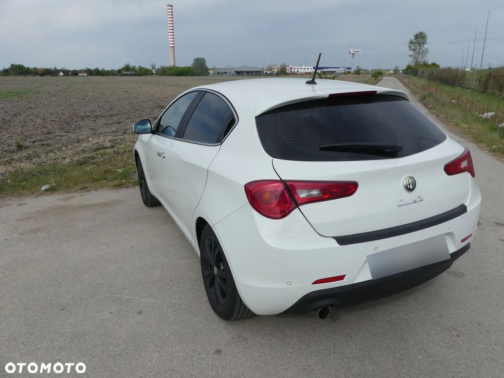 Alfa Romeo Giulietta 1.6 JTDM 16V - 5