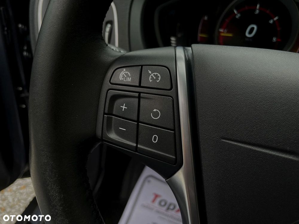 Volvo V40 Cross Country D3 Momentum - 24