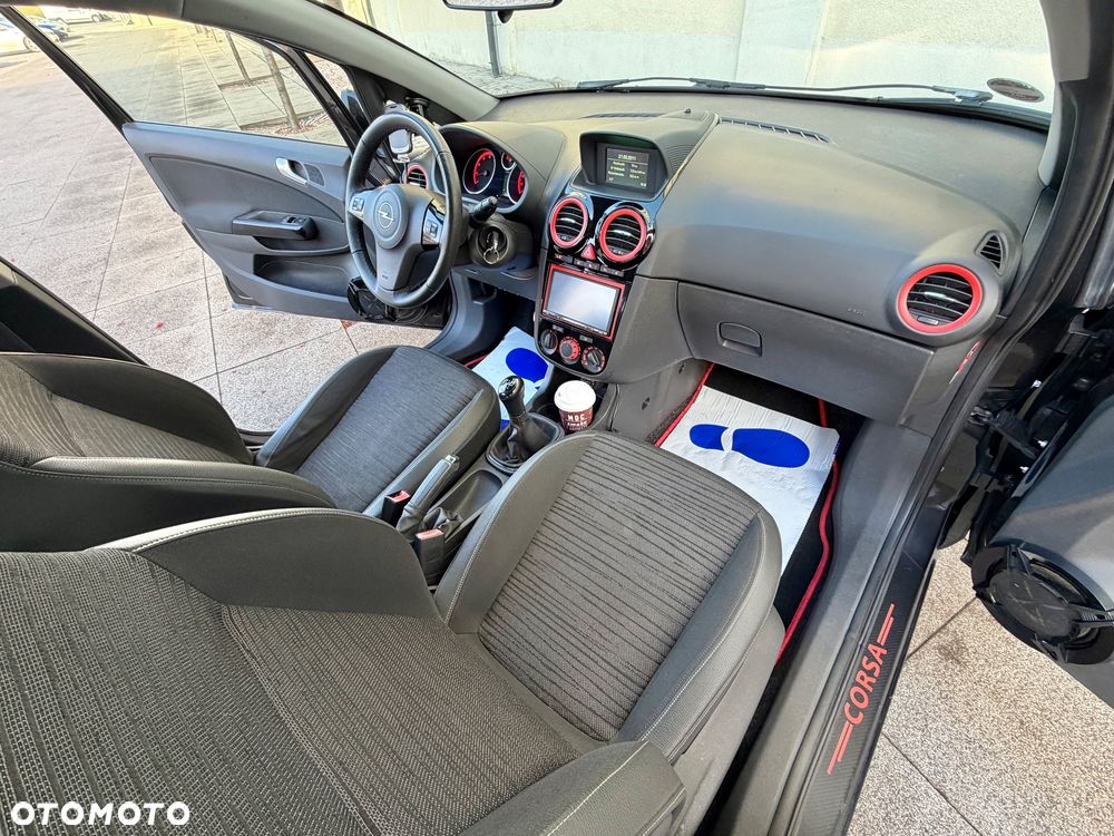 Opel Corsa 1.2 16V Cosmo - 8