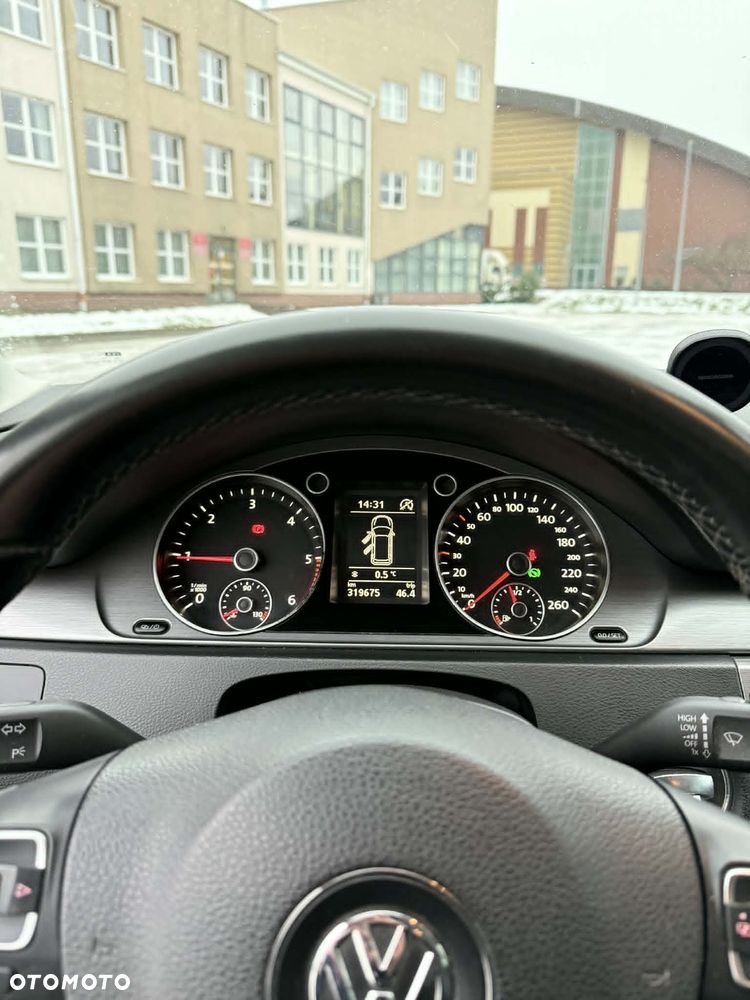 Volkswagen Passat 2.0 TDI 4Mot Highline DSG - 16