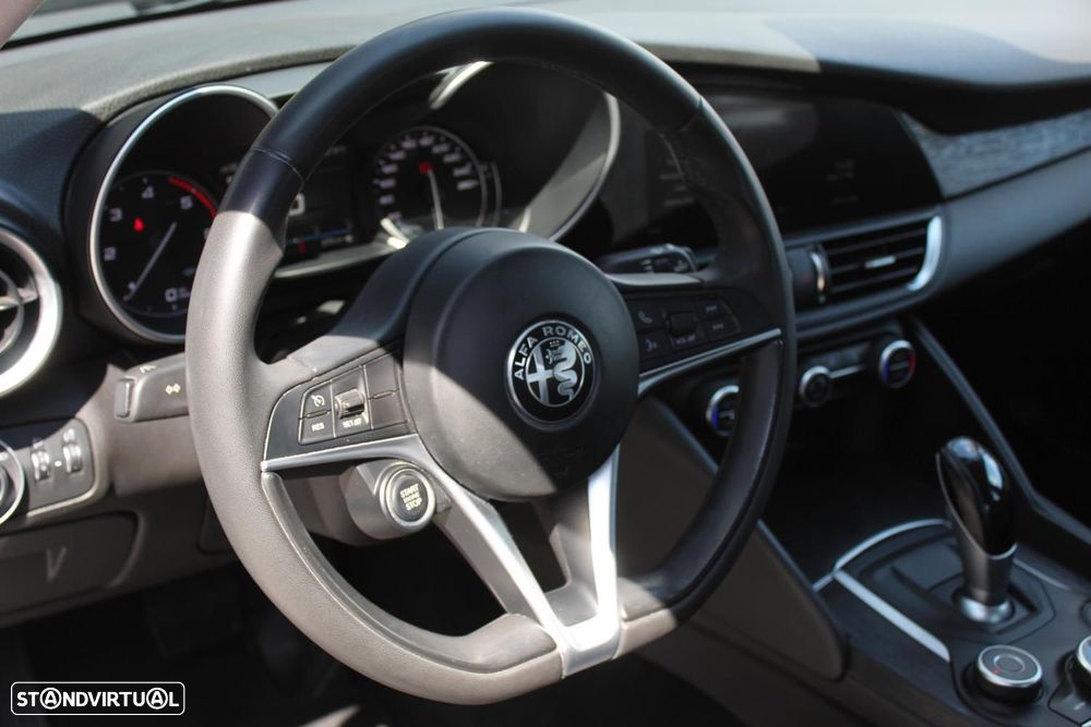 Alfa Romeo Giulia 2.2 D Super AT8 - 13