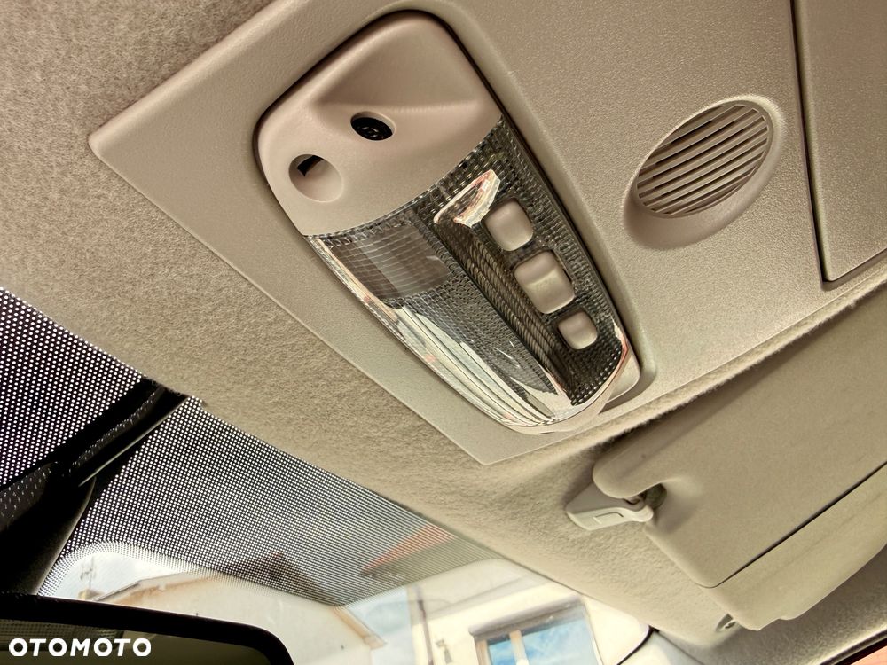 Ford S-Max 2.5 Titanium - 21