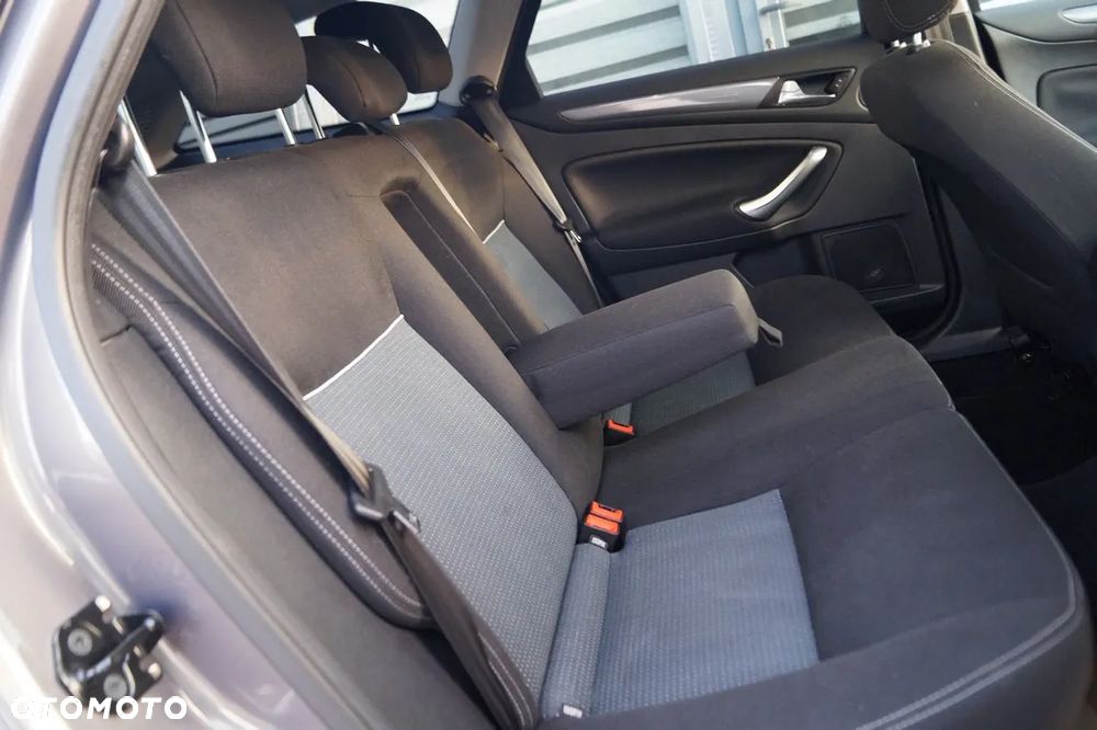 Ford Mondeo 1.6 TDCi Champions Edition - 27