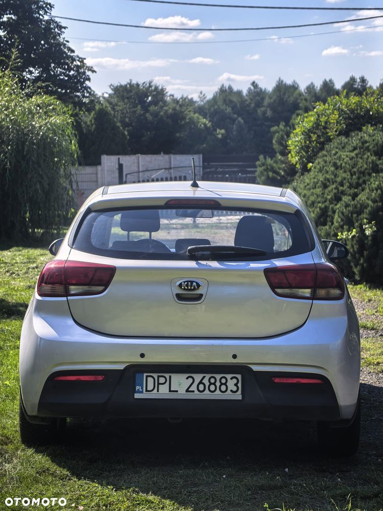 Kia Rio 1.2 L - 7