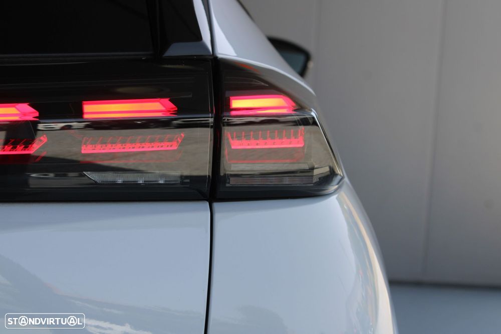 Peugeot 2008 1.2 PureTech Allure EAT8 - 27