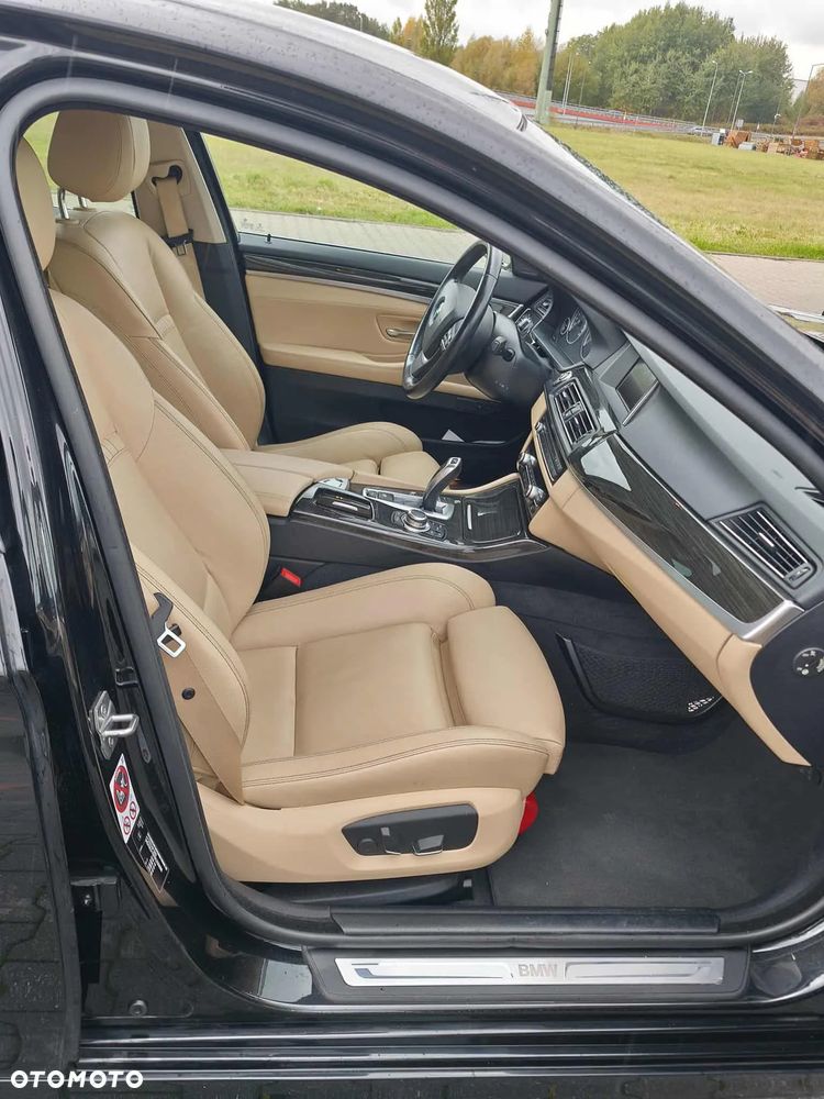 BMW Seria 5 520d Luxury Line - 11