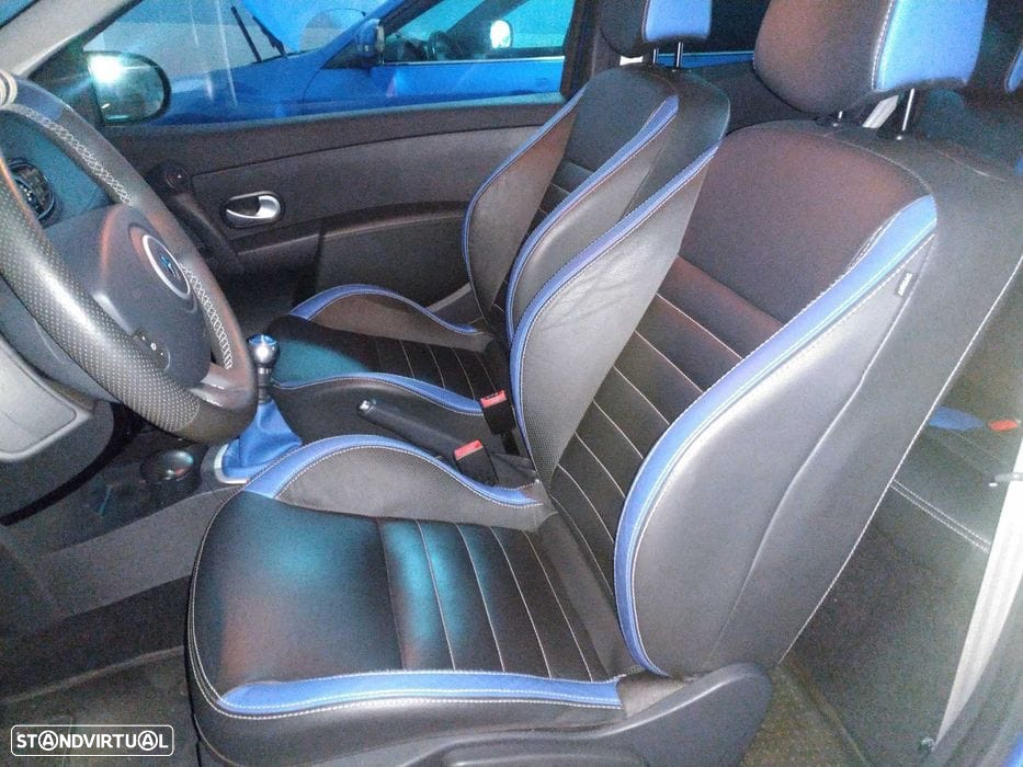 Renault Clio 2.0 16V RS - 10