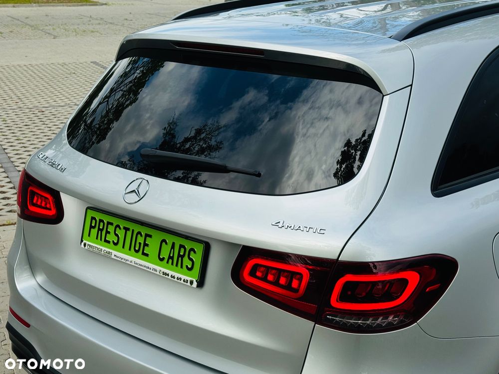 Mercedes-Benz GLC 220 d 4Matic 9G-TRONIC AMG Line Plus - 23