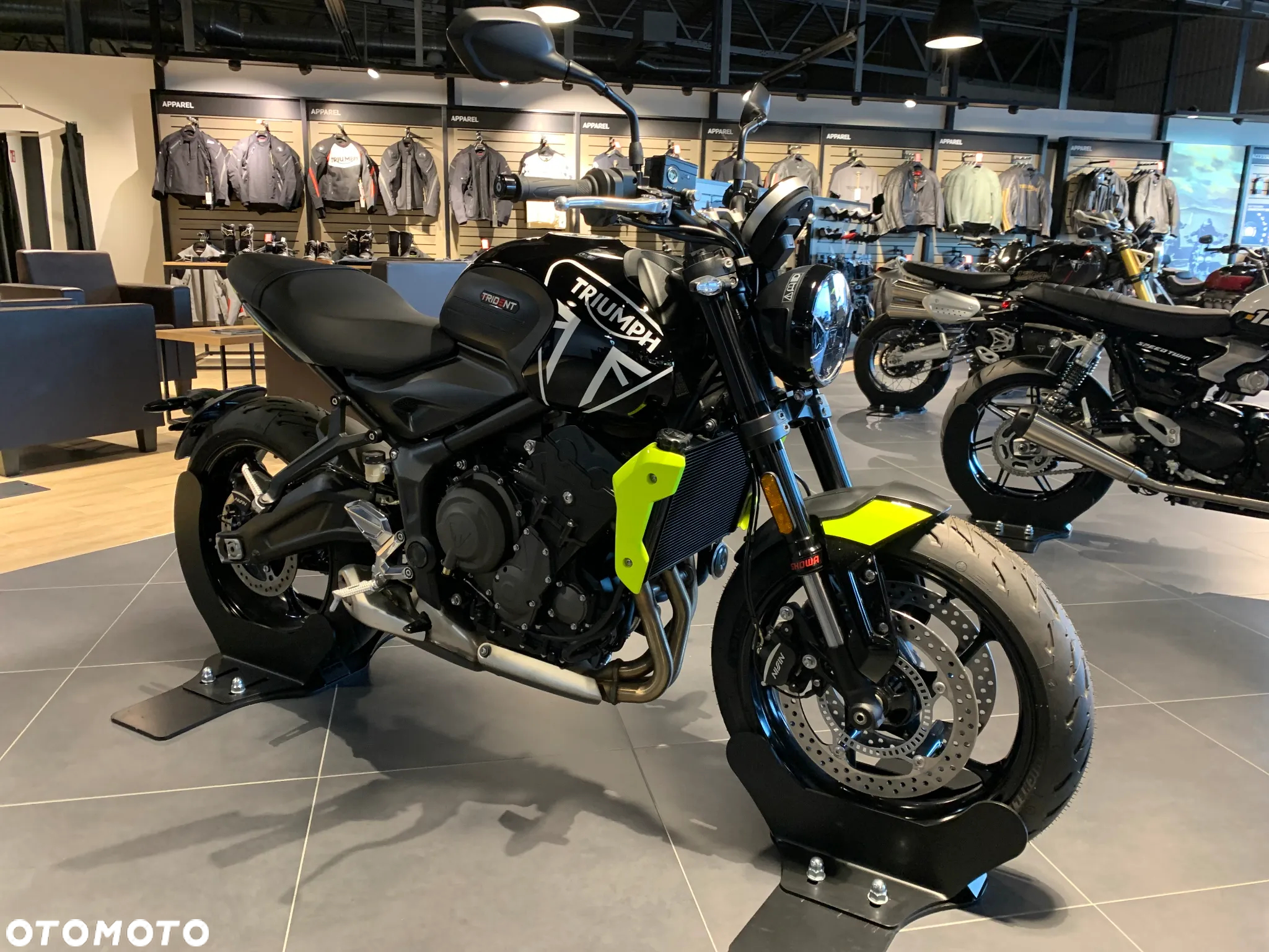 Triumph Trident - 2