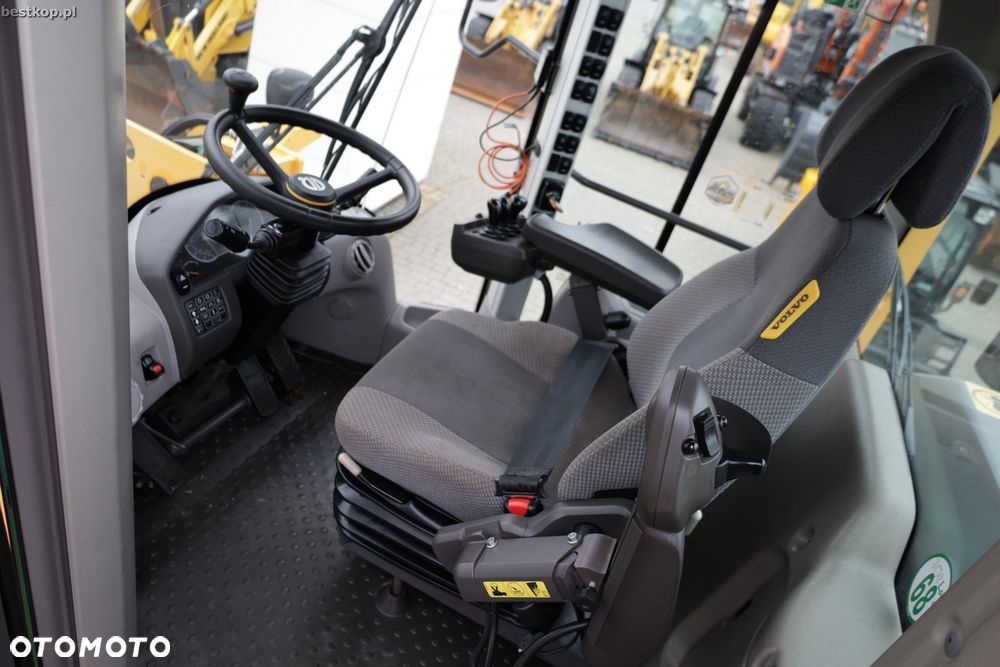 Volvo L120H - 30