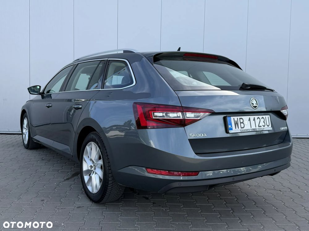 Skoda Superb 2.0 TDI Style DSG - 6