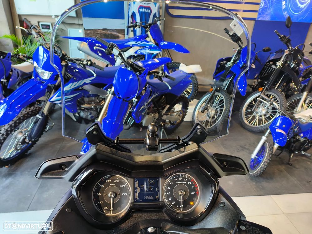 Yamaha X-Max - 8