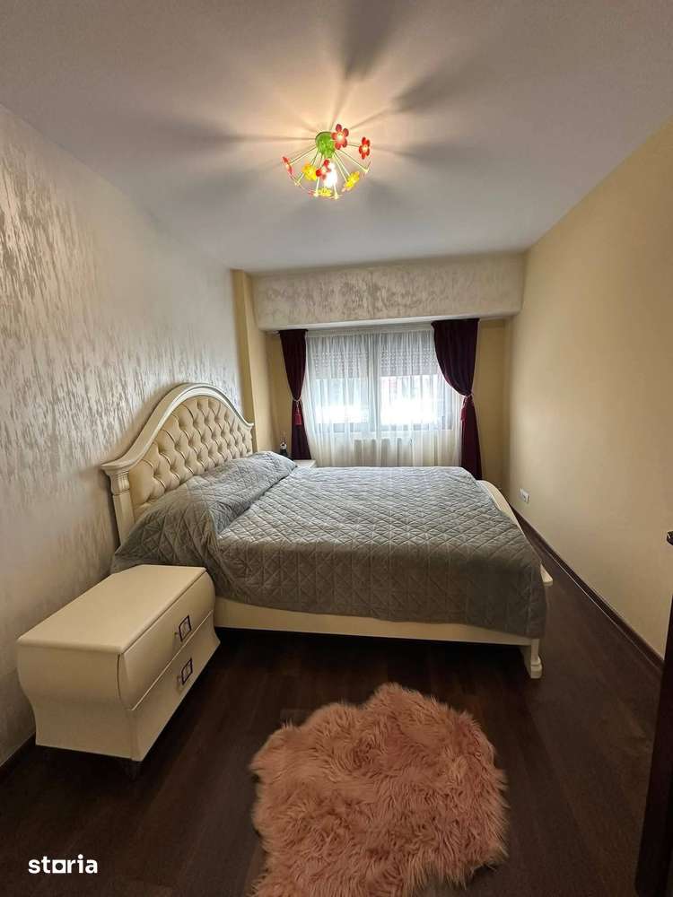 De vanzare apartament cu 4 camere,mobilat și utilat,zona ultracentrala - Imagine principală: 2/9