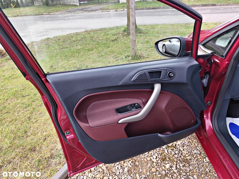 Ford Fiesta 1.25 Titanium - 28