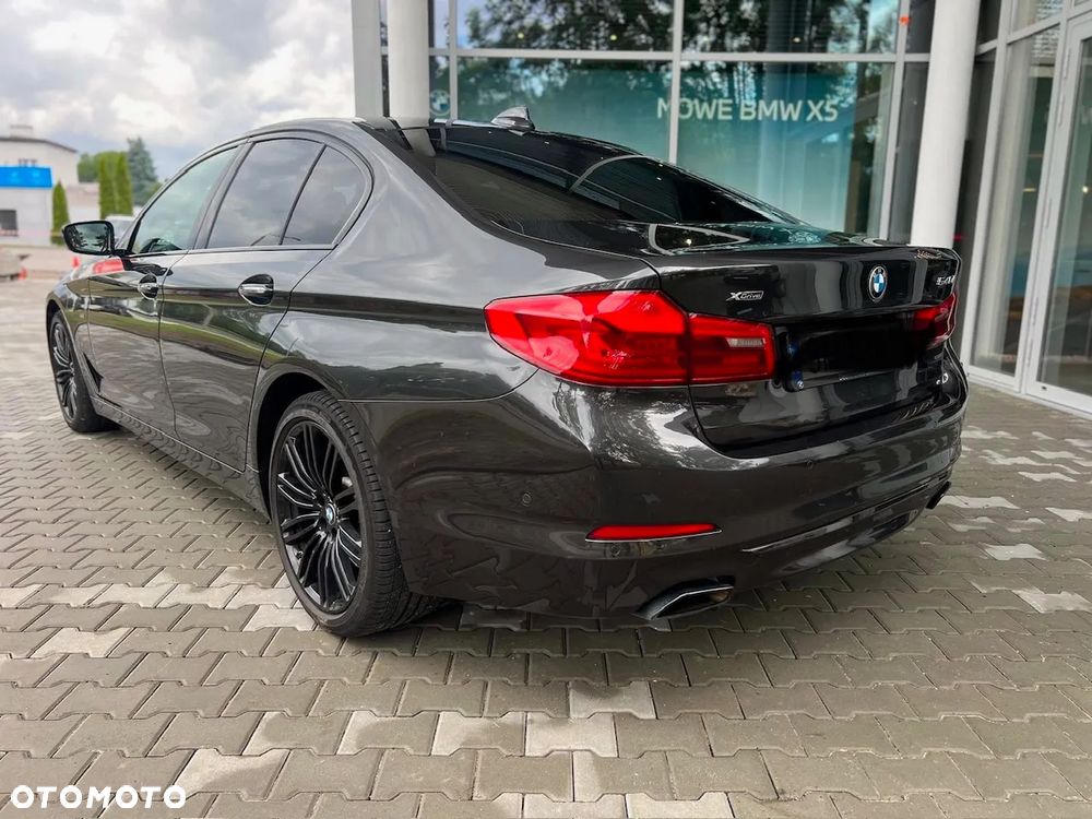 BMW Seria 5 540i xDrive GPF Luxury Line sport - 7