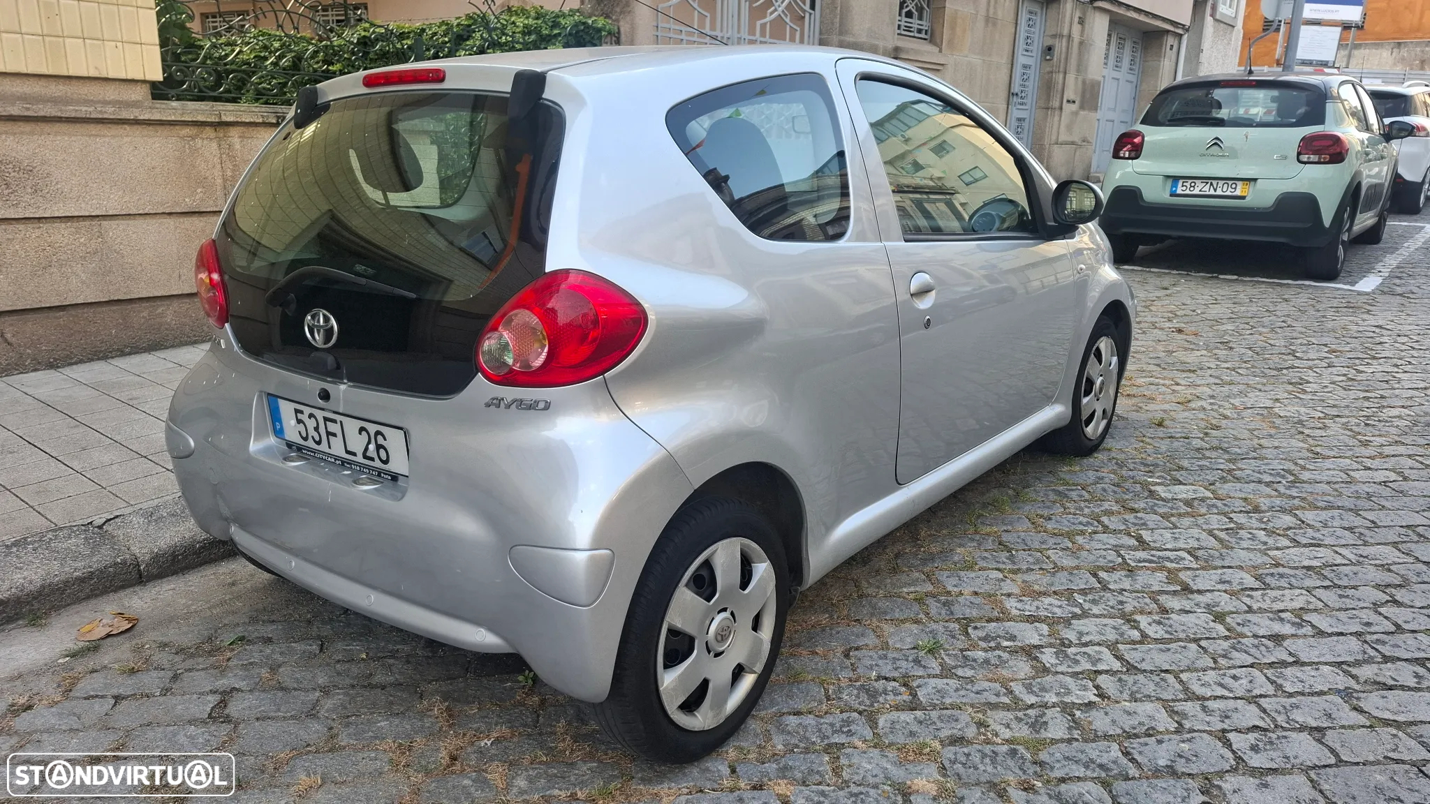 Toyota Aygo 1.0 + - 5