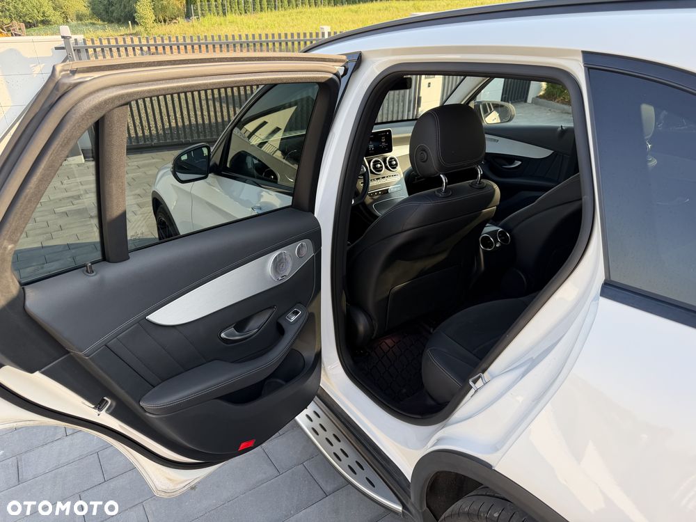Mercedes-Benz GLC - 22