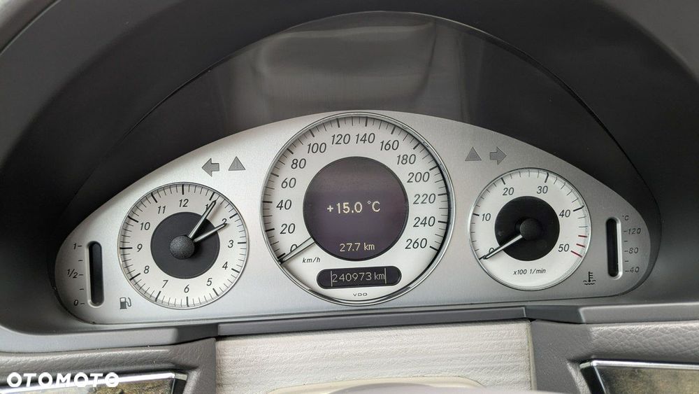 Mercedes-Benz Klasa E - 21
