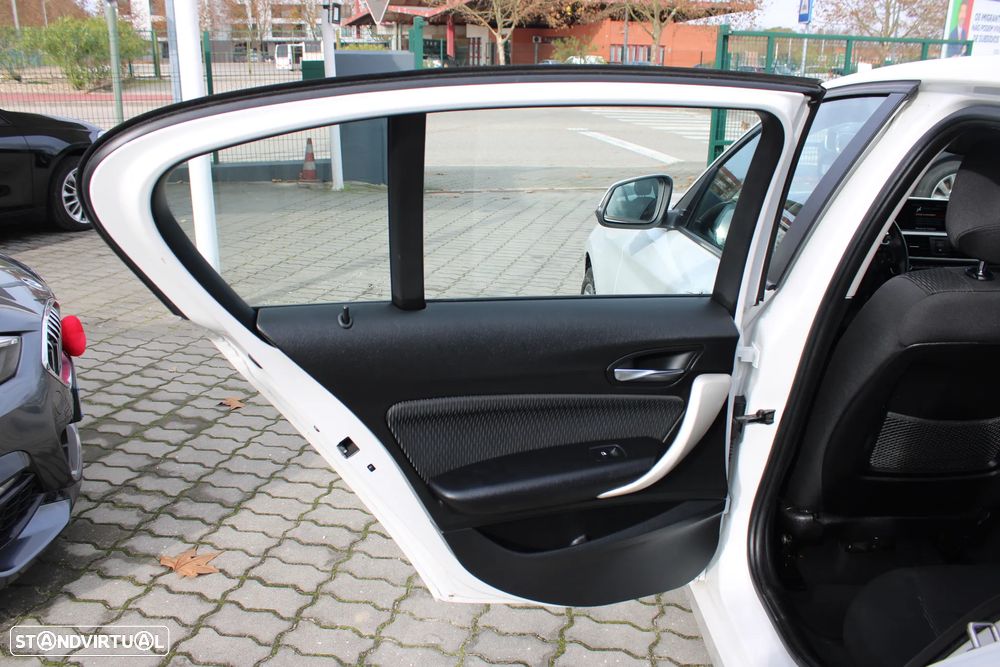 BMW 116 d Line Sport - 23