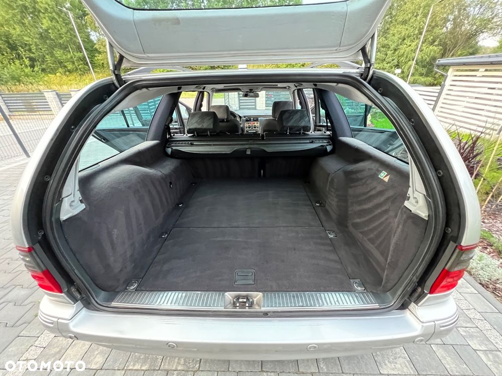 Mercedes-Benz Klasa E - 23