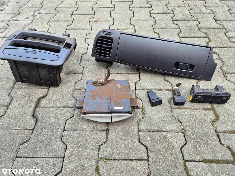 PANEL WŁĄCZNIK SCHOWEK HYUNDAI TRAJET 2.0 CRDI LIFT - 1
