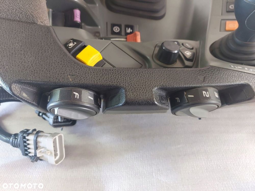 PODŁOKIETNIK WIELOFUNKCYJNY JOYSTICK 21516081 CLAAS AXION 950 - 4