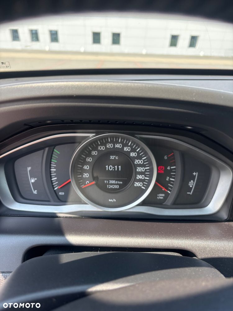 Volvo XC 60 D4 AWD Momentum - 6