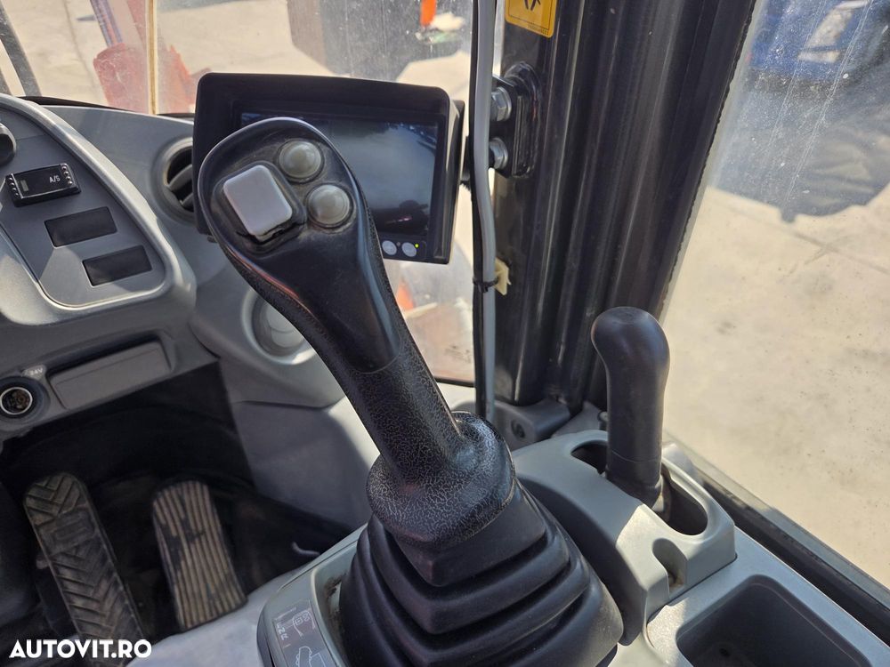 Hitachi ZW150-6, 2018, 5.304h, 21.348km, cupa 2,5mc, Masa 14 tone, cupla rapida, anv Michelin 80% ok, cantar, camera spate masalier, FULL OPTION, filtru suplimentar, Aer cond, rulat in Germania, posibilitate leasing, STARE FOARTE BUNA-PROMOTIE 69.900 EUR+Tva - 33