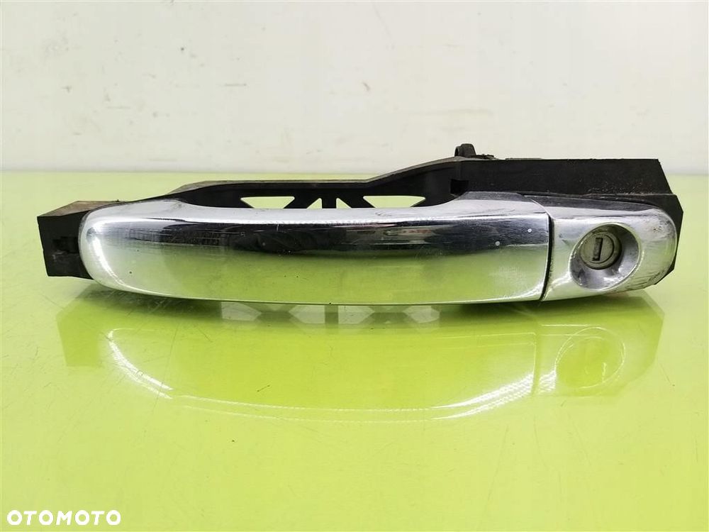 Klamka zewnętrzna przód lewa Chevrolet HHR 2005-2011 - 1