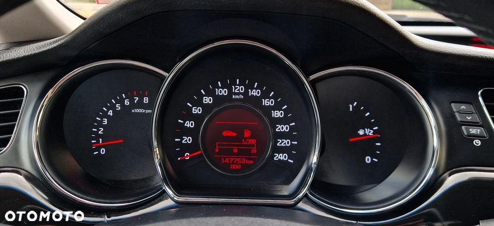 Kia Ceed 1.6 GDI Dream Team Edition - 29