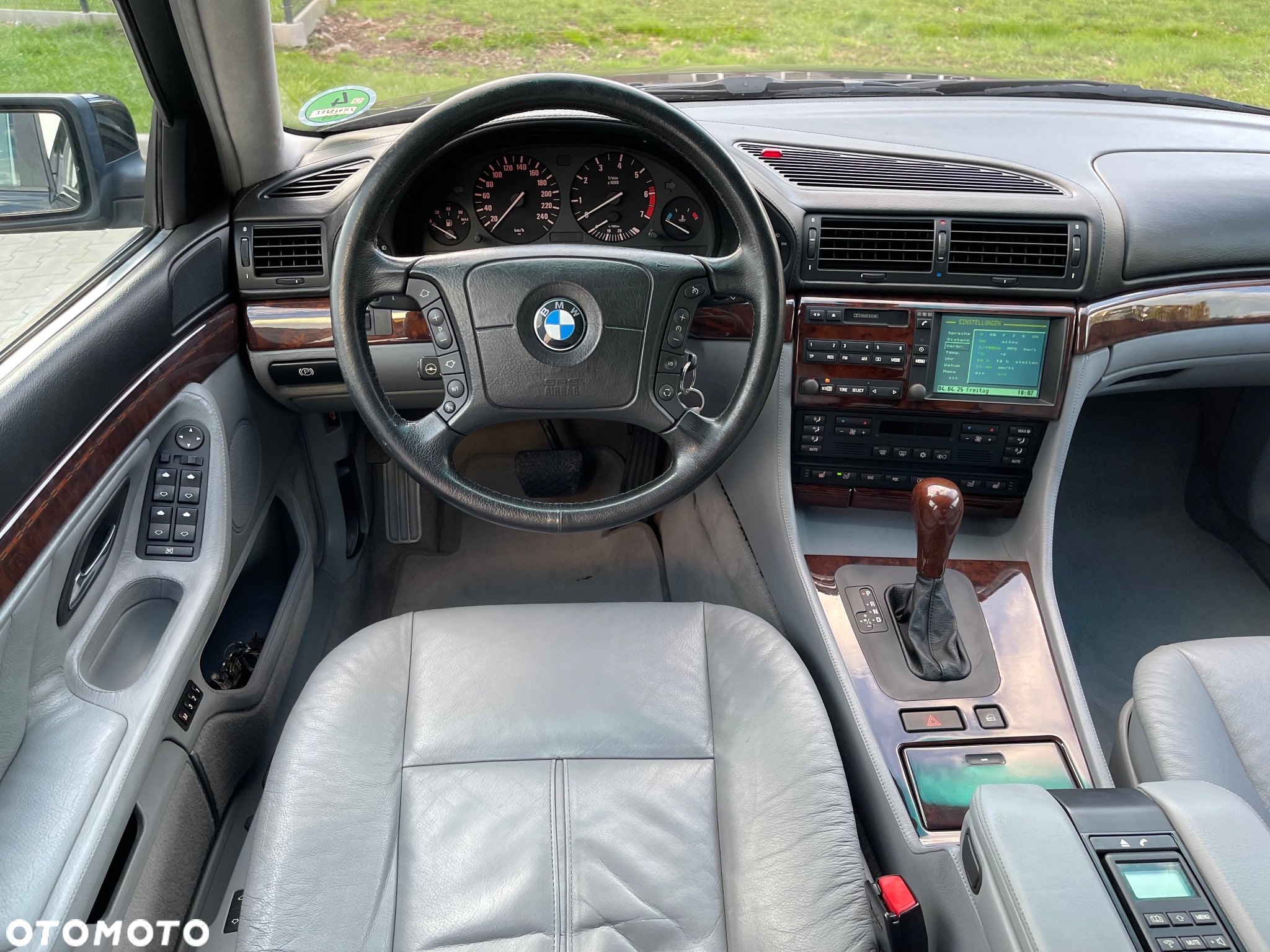 BMW Seria 7 750i - 10