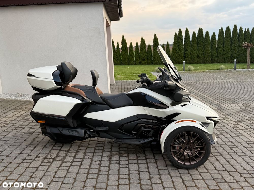 Can-Am Spyder - 4