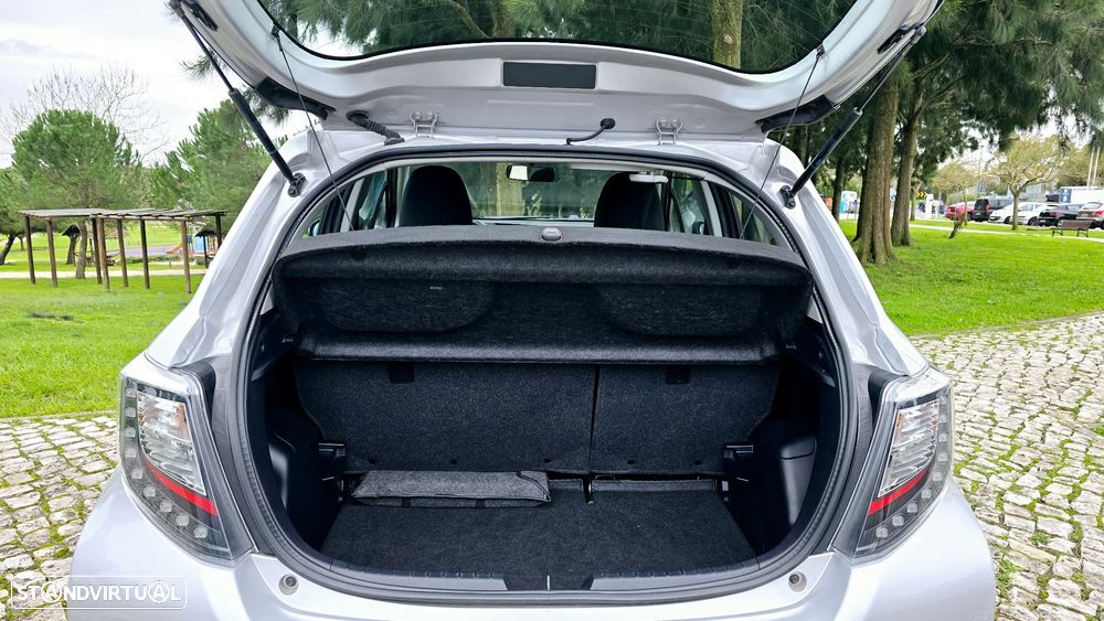 Toyota Yaris 1.33 VVT-i Comfort+P.Style - 46