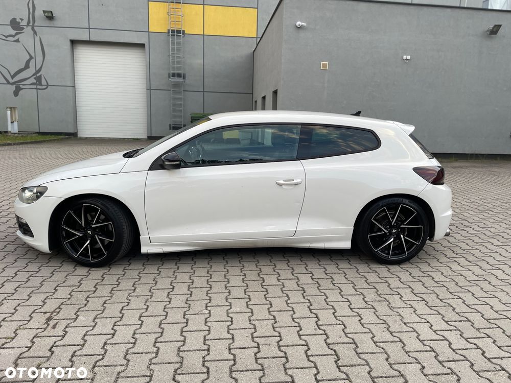 Volkswagen Scirocco 2.0 TSI Perfectline R-Style DSG - 2