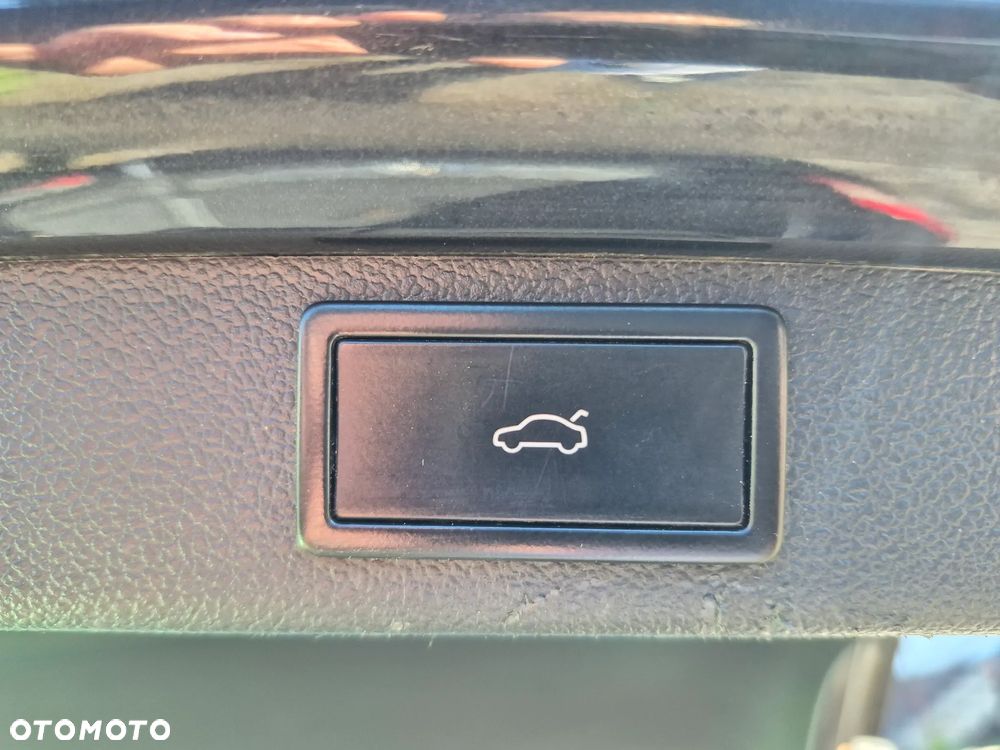 Skoda Superb 1.8 TSI Elegance DSG - 24