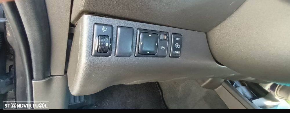Nissan Navara 2.5 dCi KC LE - 16