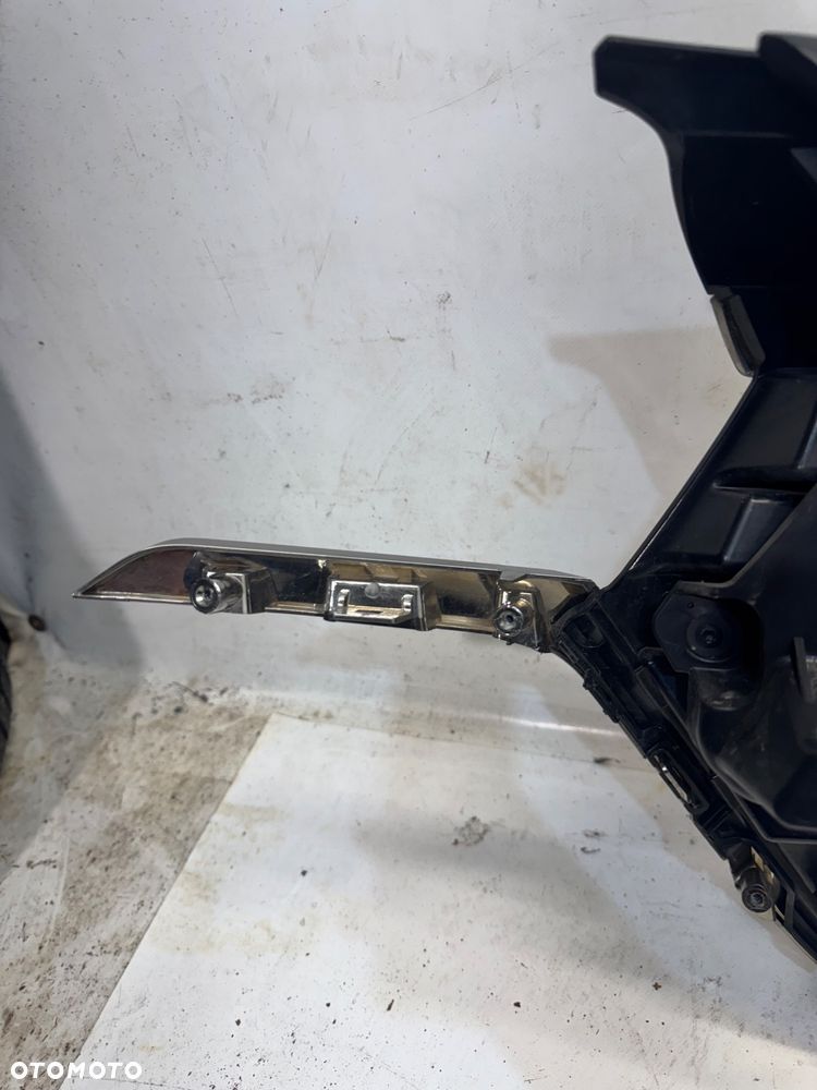 GRILL/ ATRAPA ZDERZAKA REANULT TRAFIC IV - 7