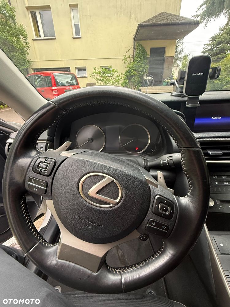 Lexus IS 200t / 300 Elegance - 24