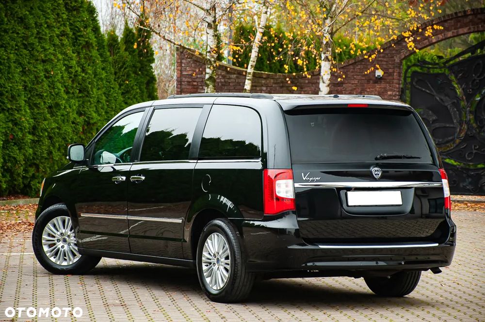 Lancia Voyager 3.6 Platinum - 10