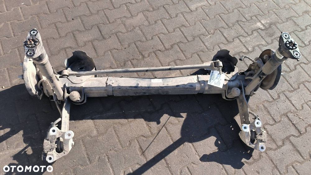 BELKA / SANKI TYŁ PEUGEOT E-208 - 1