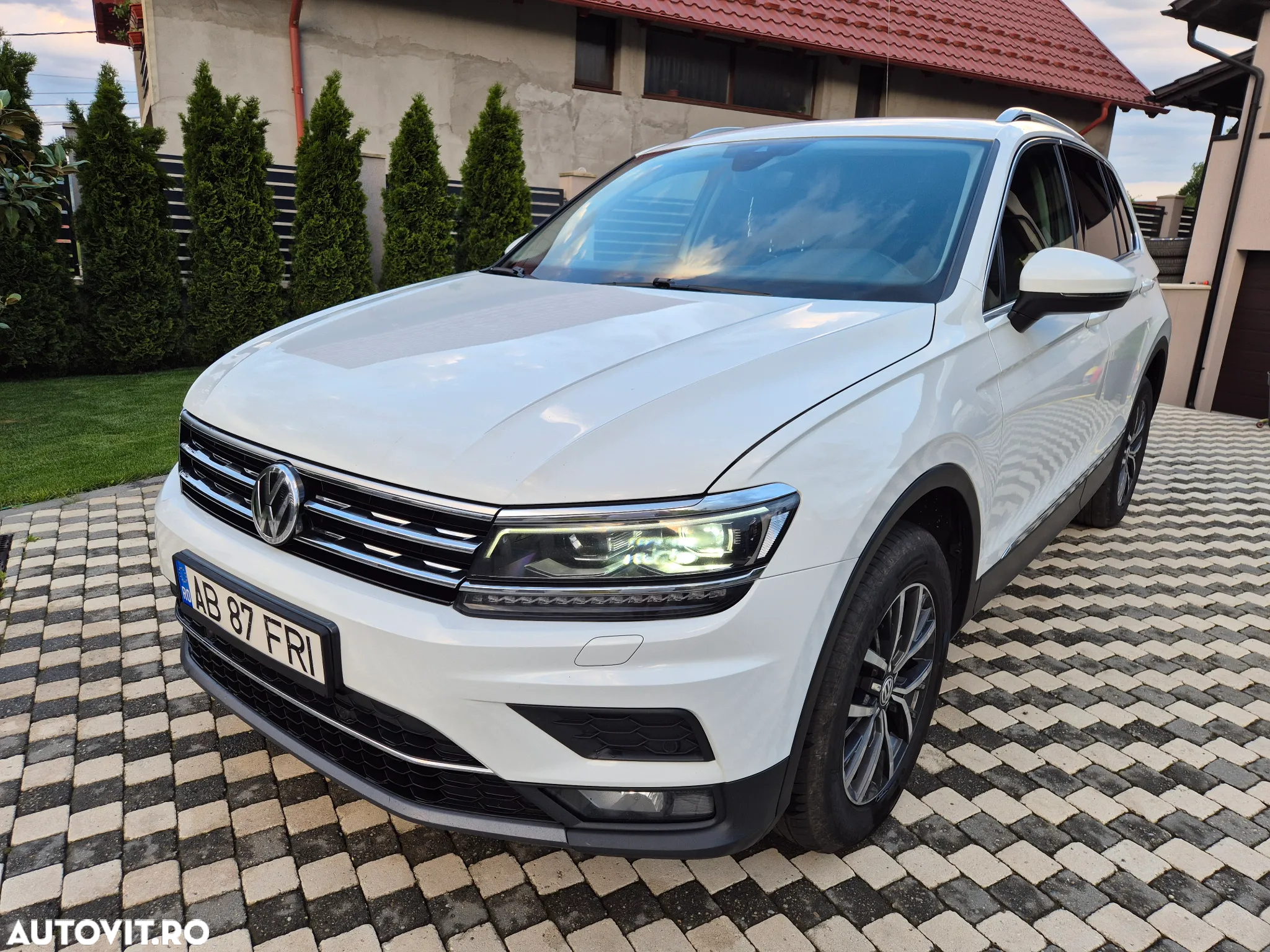 Volkswagen Tiguan - 10