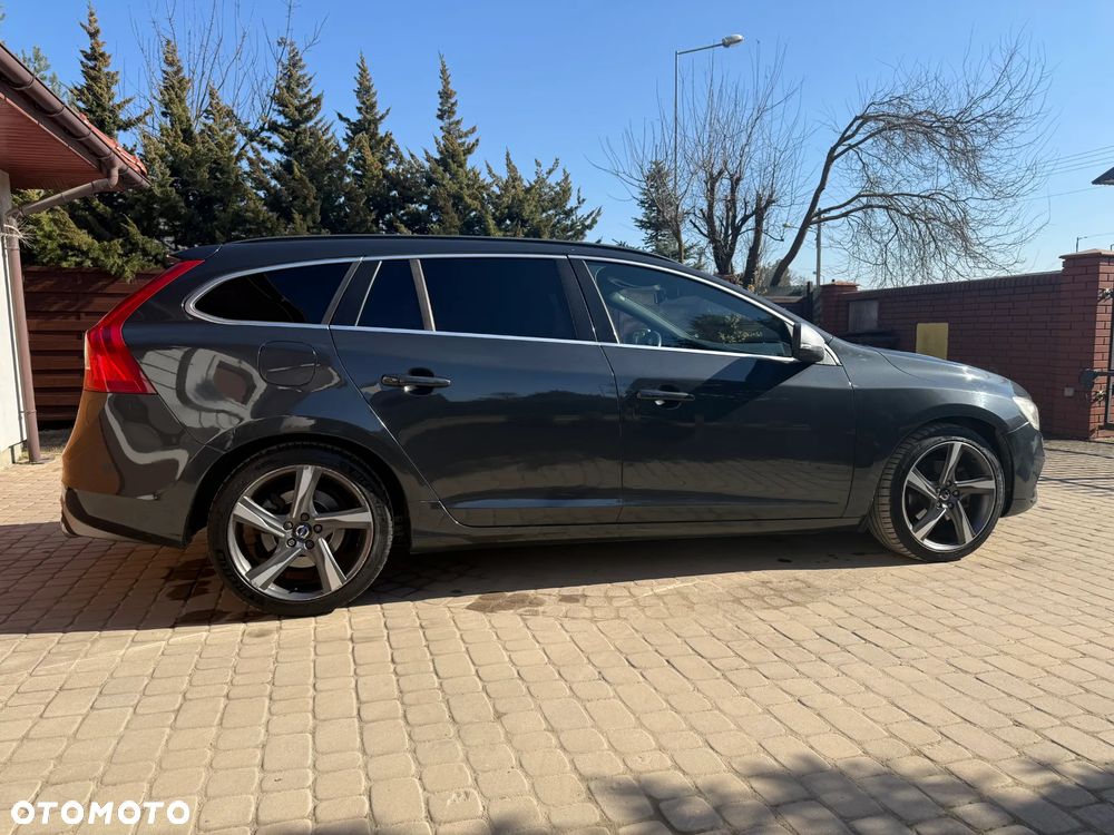 Volvo V60 D2 R-Design Summum - 18