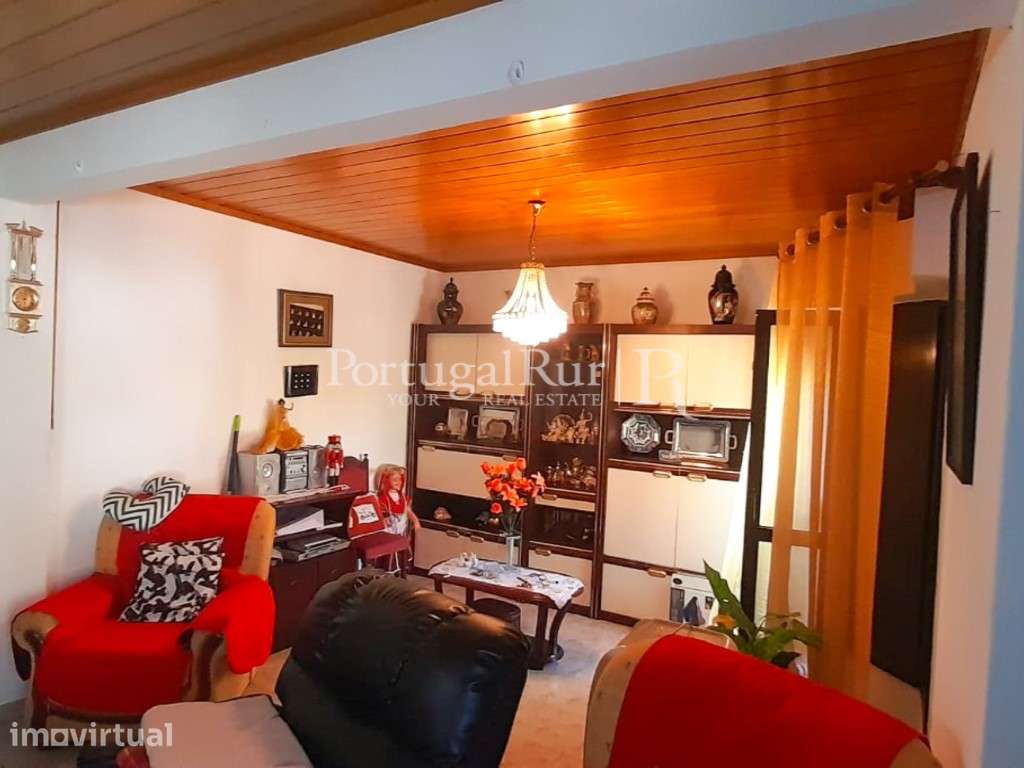 Moradia T4 com terraço em zona residencial de Évora - Grande imagem: 2/27