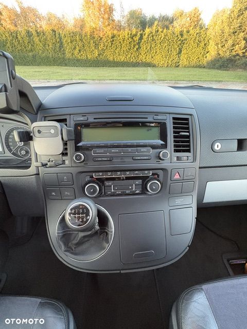 Volkswagen Multivan - 11
