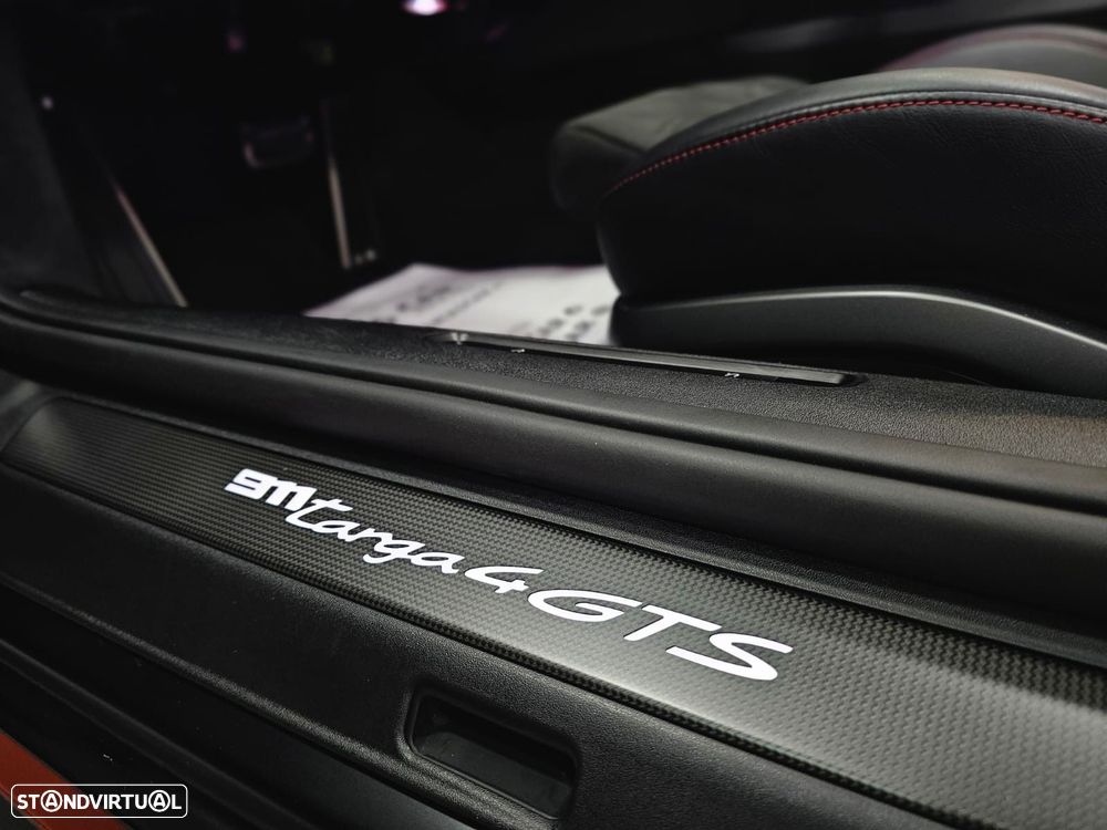 Porsche 911 Série F - 23